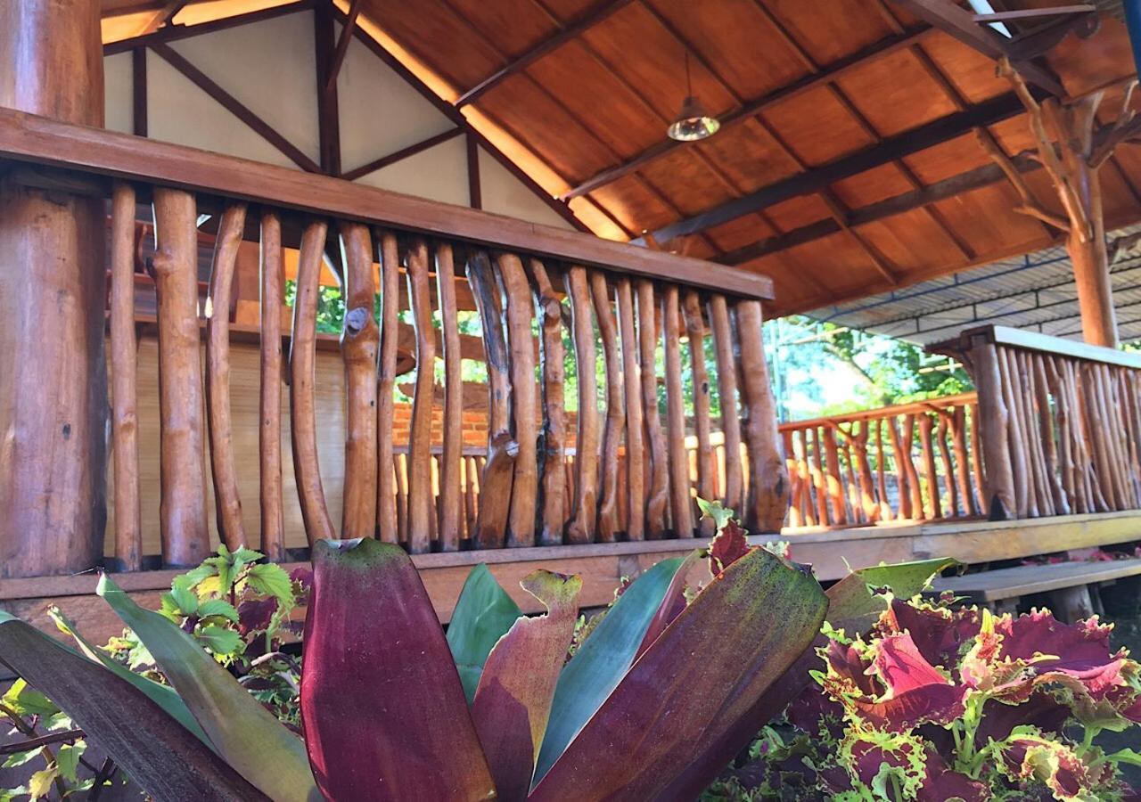 Raffles Inn Labuan Bajo Eksteriør billede